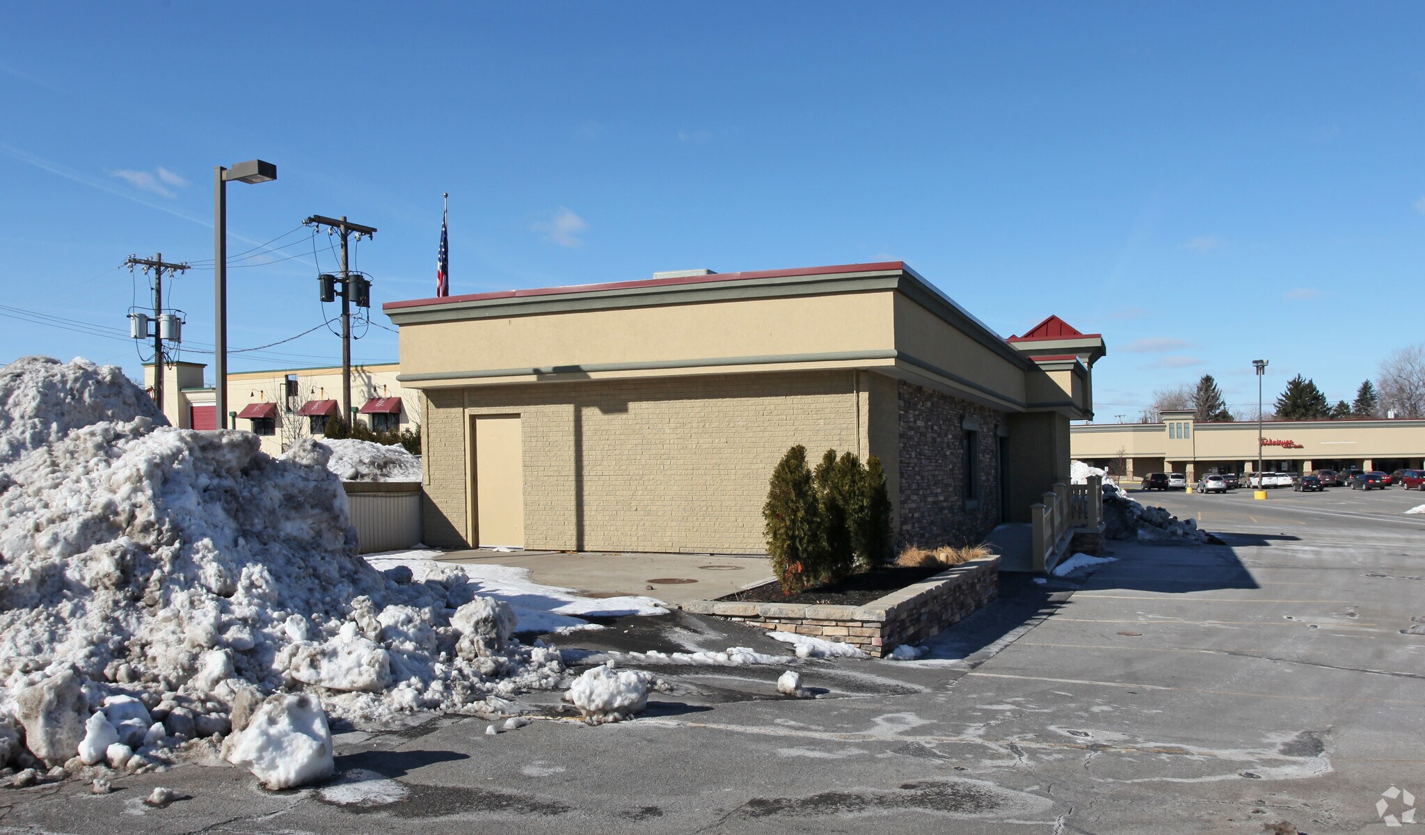 1460 Ridge Rd W, Rochester, NY à louer Photo principale– Image 1 sur 6