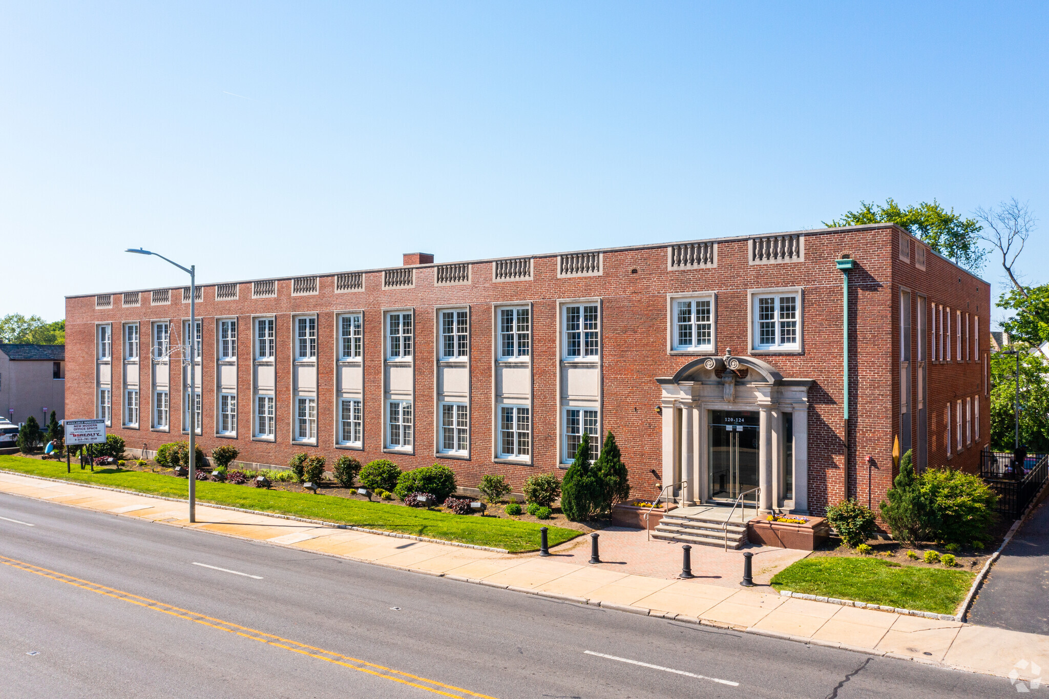 120-124 E Lancaster Ave, Ardmore, PA à louer Photo principale– Image 1 sur 21