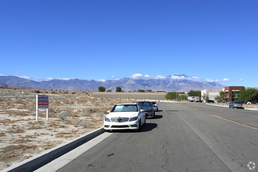 73741 Spyder Cir, Palm Desert, CA à vendre - Photo de l’immeuble – Image 3 sur 3