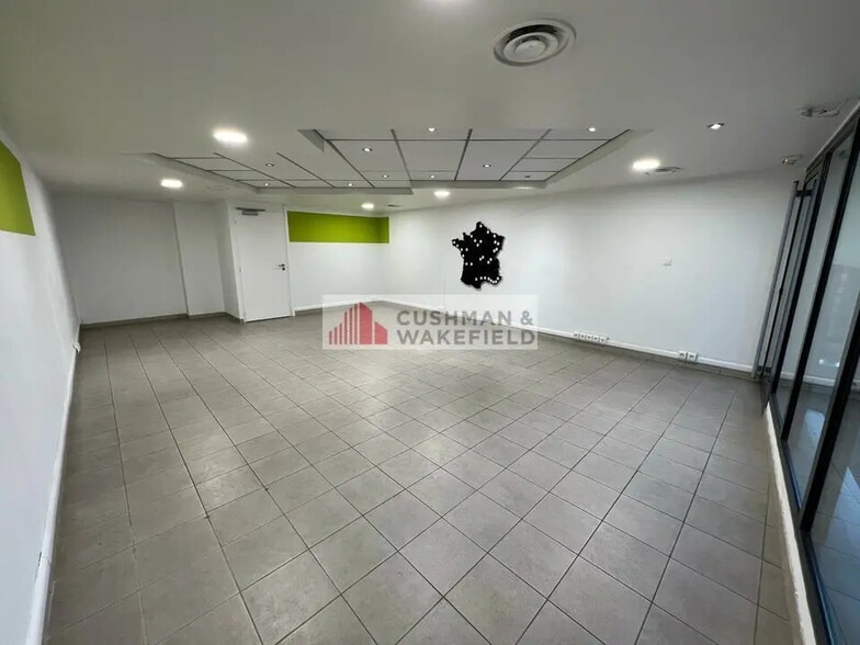 Local commercial dans Nîmes à louer - Photo intérieure – Image 3 sur 3