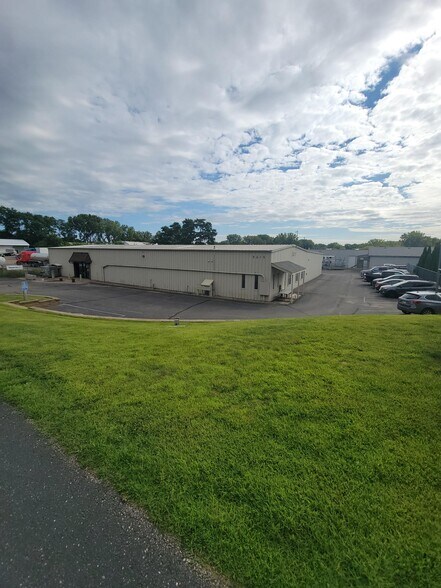 5215 Gershwin Ave, Oakdale, MN à vendre - Photo principale – Image 1 sur 3