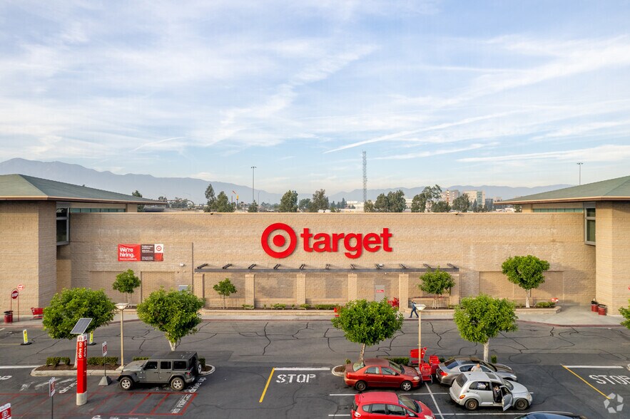 16920-17296 Slover Ave, Fontana, CA à louer - Photo de l’immeuble – Image 3 sur 12