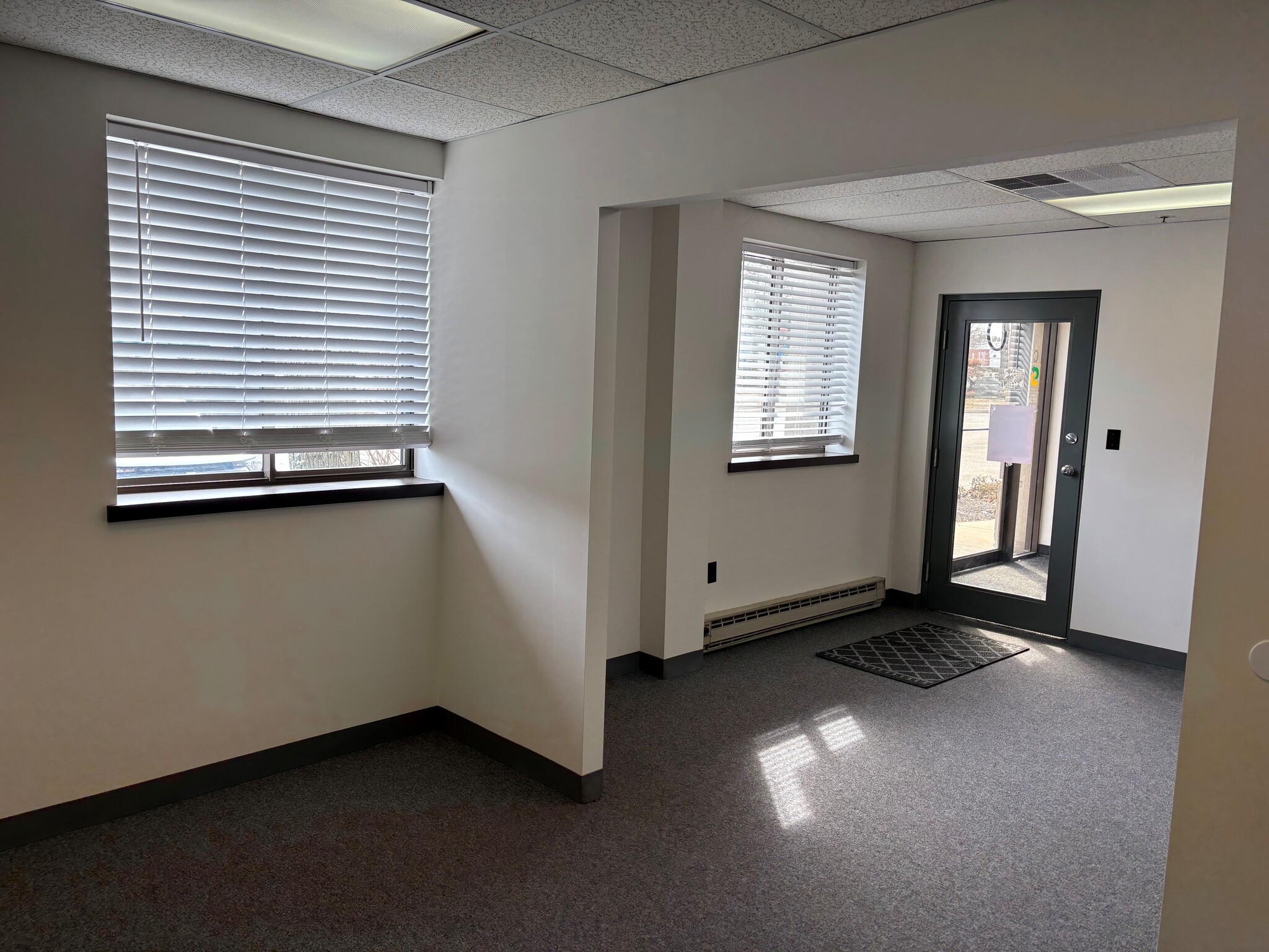 150 New Boston St, Woburn, MA à louer Photo intérieure– Image 1 sur 3