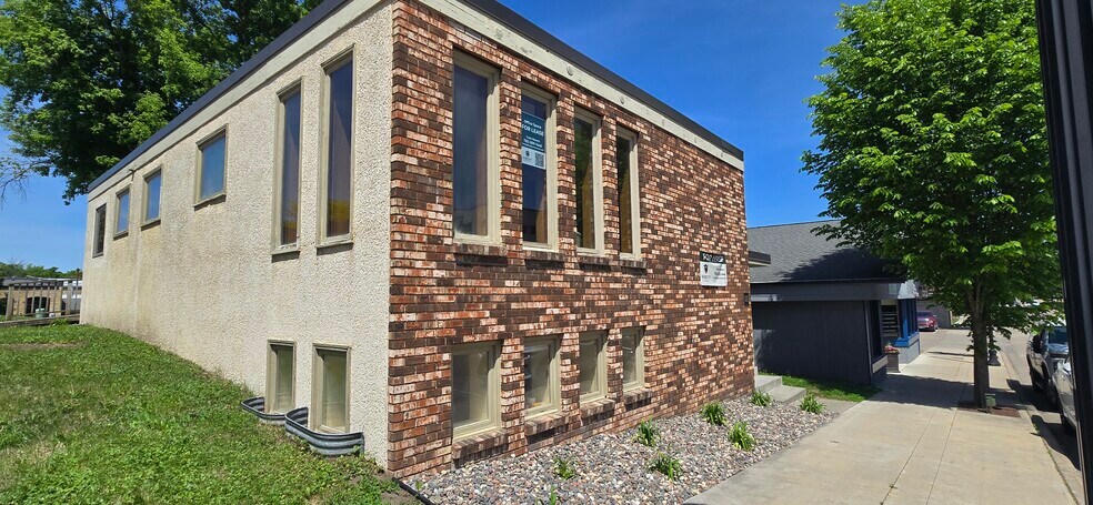 125 2nd St N, Delano, MN à louer - Photo de l’immeuble – Image 2 sur 8