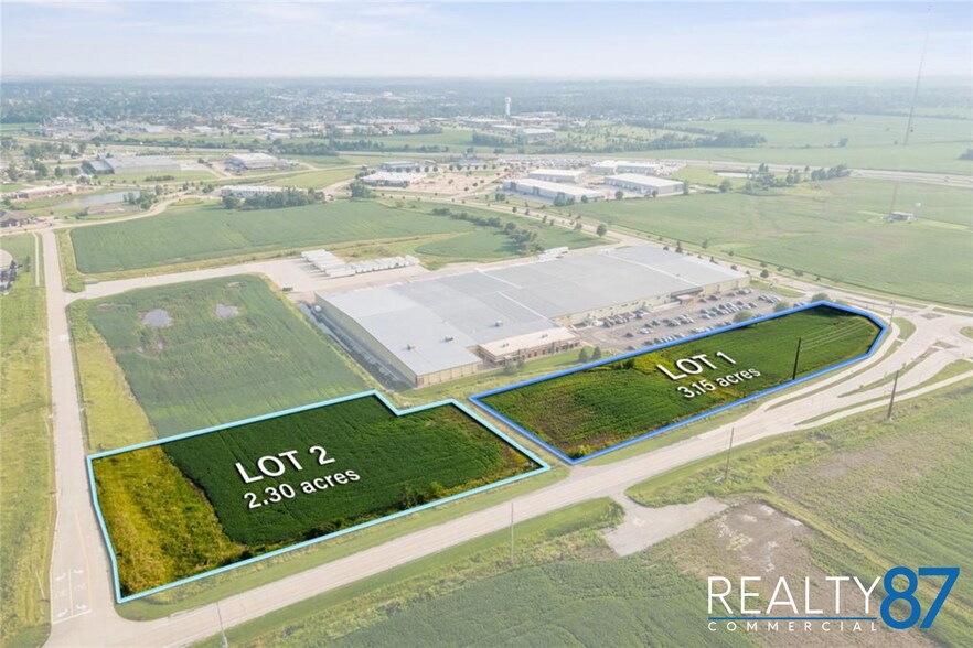 1175 Tower Terrace, Hiawatha, IA à vendre - Photo de l’immeuble – Image 1 sur 19