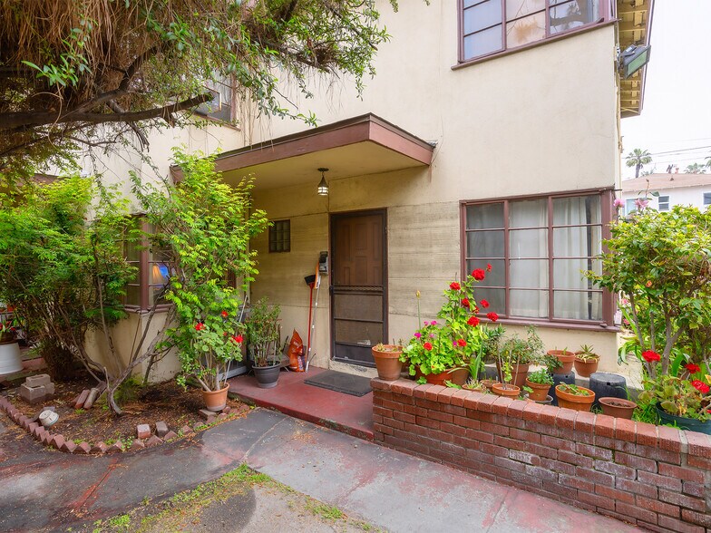 5337 Bellingham Ave, Valley Village, CA à vendre - Photo de l’immeuble – Image 3 sur 57