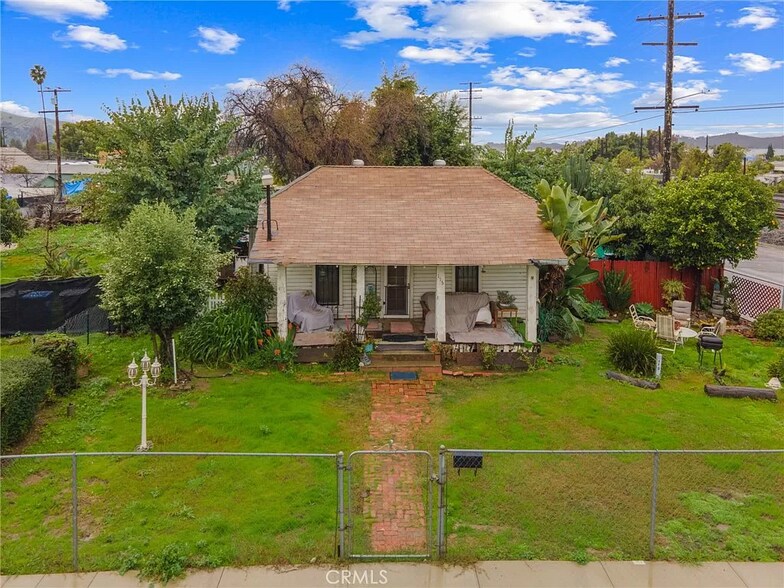 115 S Myrtle Ave, Pomona, CA à vendre - Photo principale – Image 3 sur 5