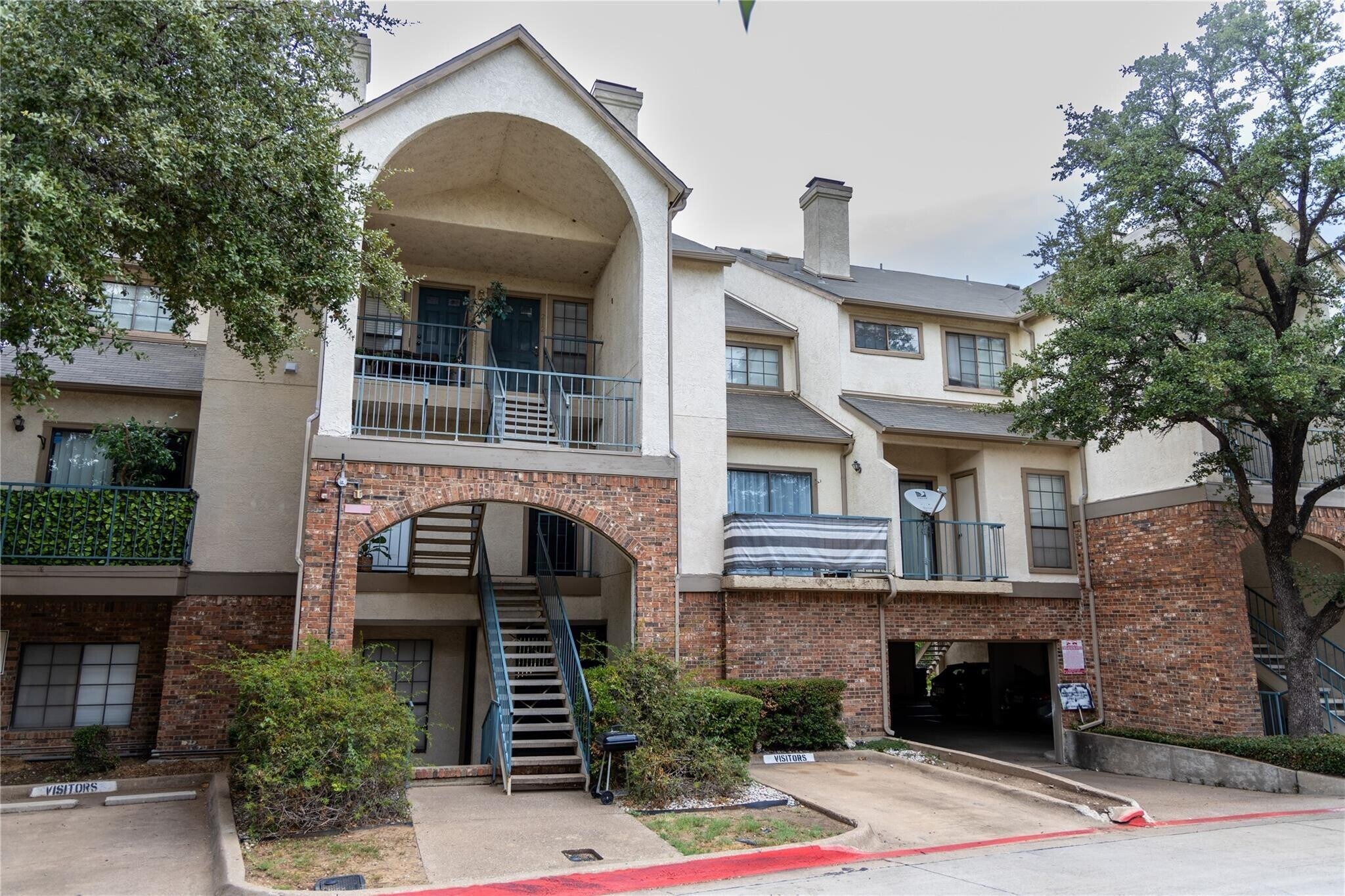 501 Arbor Creek Dr, Euless, TX à vendre Photo de l’immeuble– Image 1 sur 19