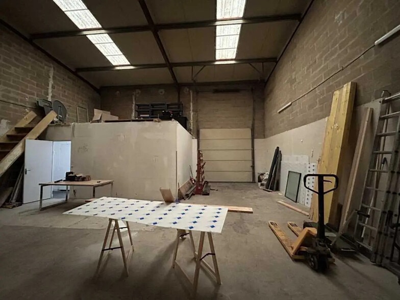 Local d’activités dans Stains à louer - Photo intérieure – Image 1 sur 4