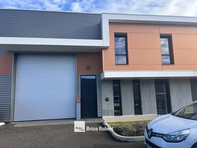 Plus de détails pour Bureau, Local d'activités à louer