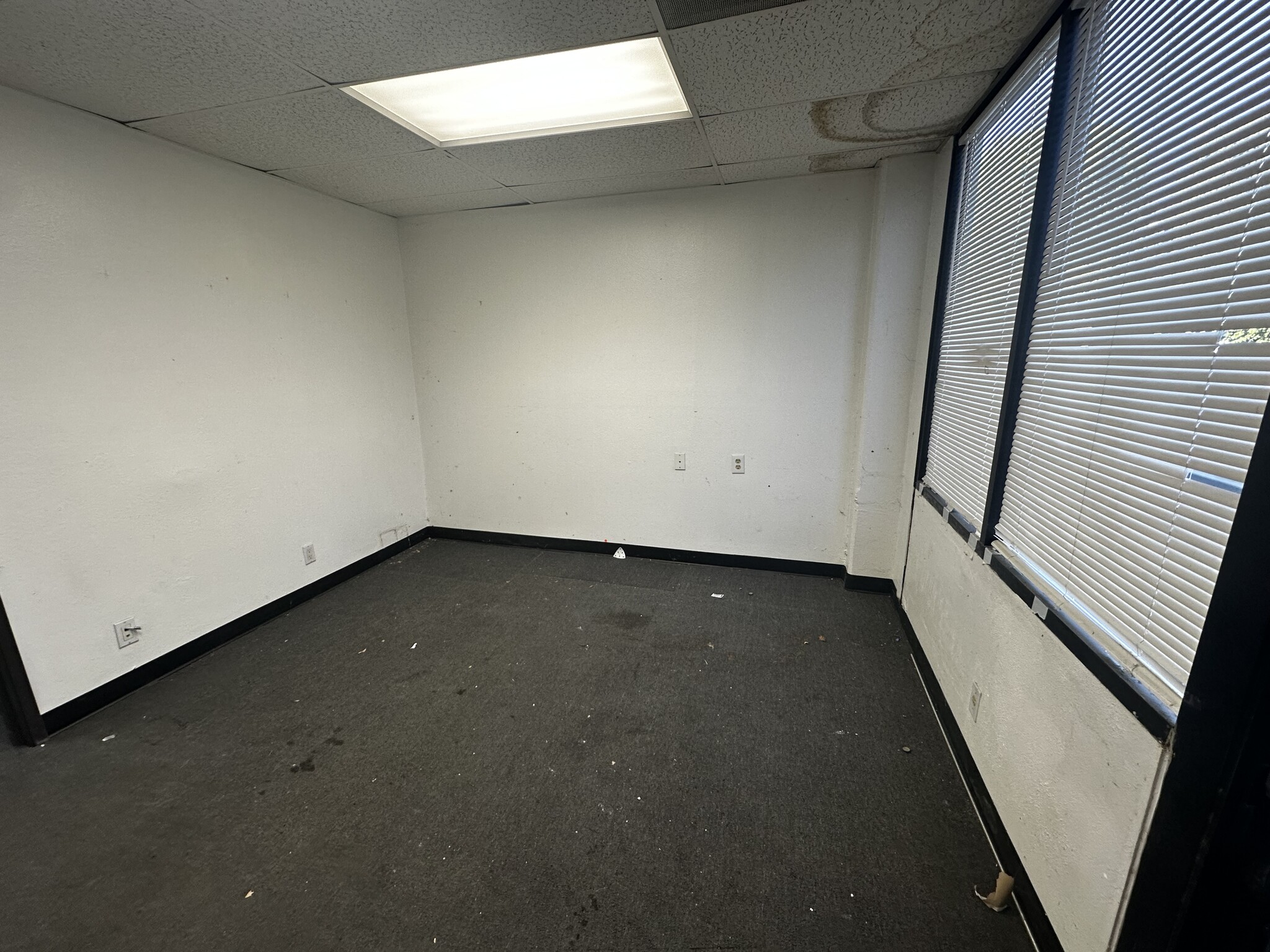 15500 Erwin St, Van Nuys, CA à louer Photo intérieure– Image 1 sur 5