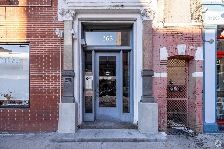 180 8th Ave, New York, NY à louer - Photo de l’immeuble – Image 2 sur 4