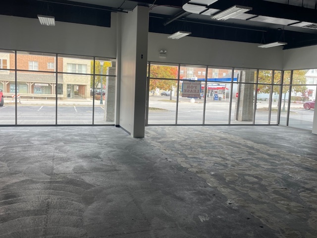 17-19 E Irving Park Rd, Roselle, IL à louer - Photo de l’immeuble – Image 1 sur 10