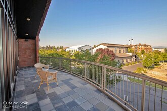 320 SW Upper Terrace Dr, Bend, OR à louer Photo de l’immeuble– Image 1 sur 15