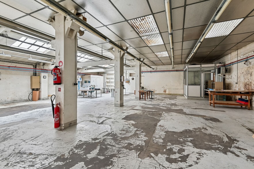 Local commercial dans Paris à louer - Photo de l’immeuble – Image 2 sur 12