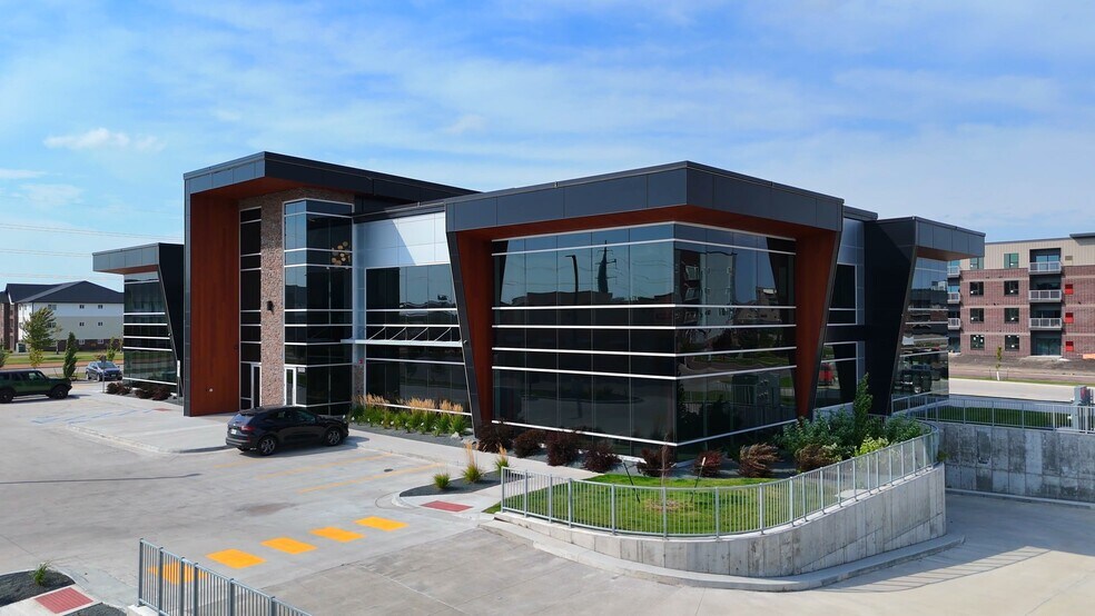 5650 34th Ave S, Fargo, ND à louer - Vidéo sur l’annonce professionnelle – Image 2 sur 18