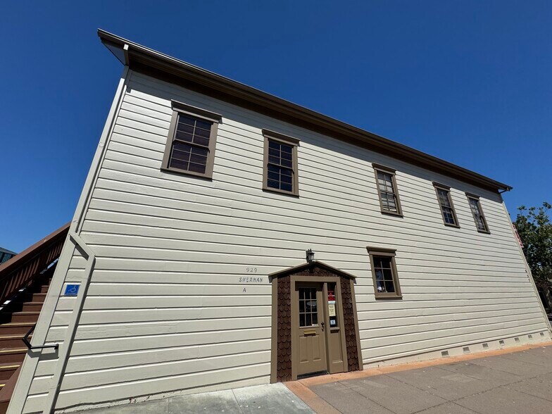 929 Sherman Ave, Novato, CA à louer - Photo principale – Image 1 sur 5