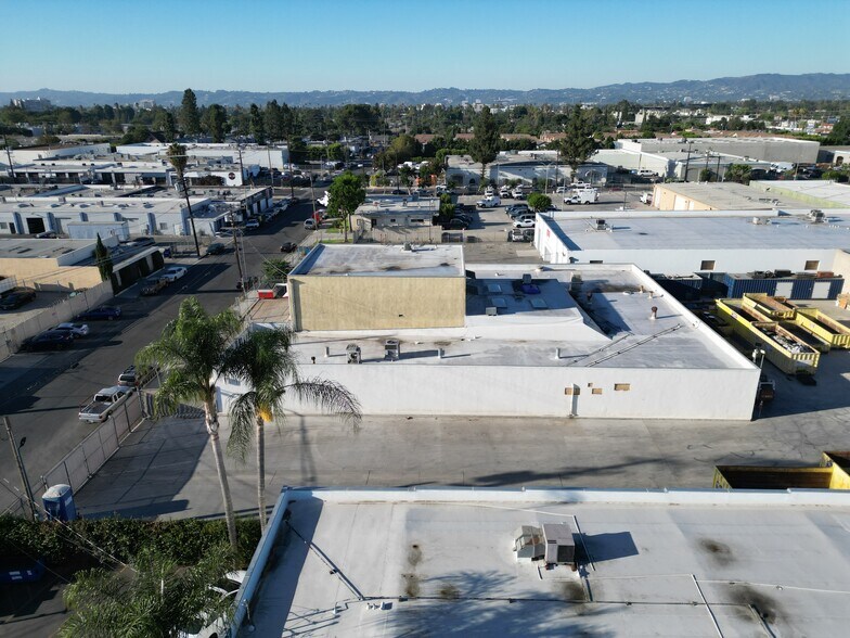 7737-7741 Burnet Ave, Van Nuys, CA à vendre - Aérien – Image 3 sur 16