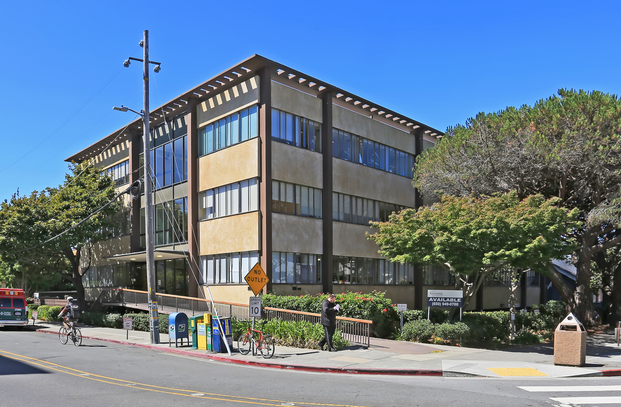 3000 Colby St, Berkeley, CA à louer Photo de l’immeuble– Image 1 sur 10