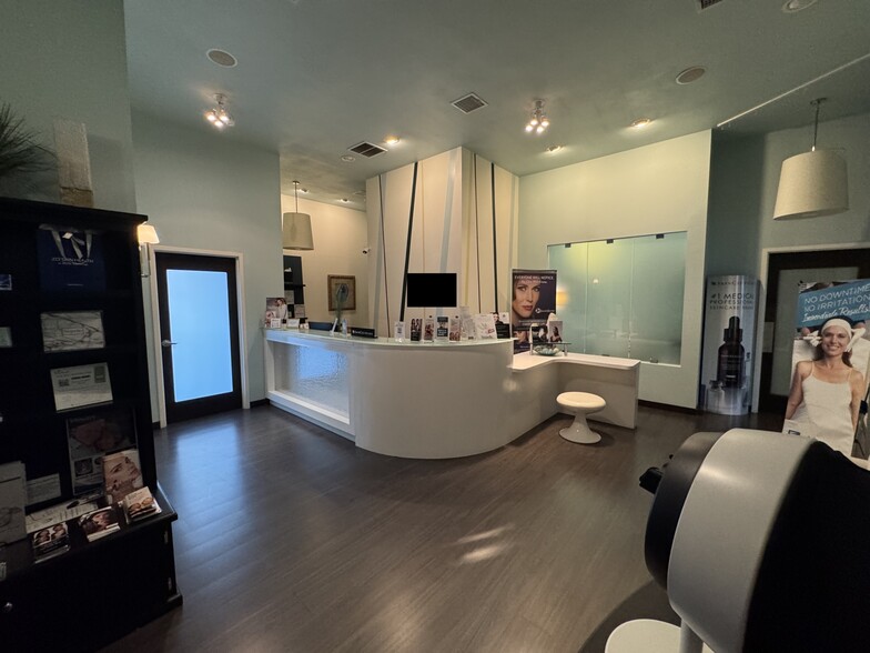 2140 W Grande Blvd, Tyler, TX à louer - Photo de l’immeuble – Image 3 sur 52