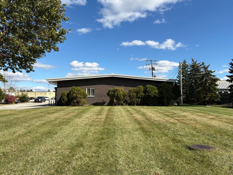 7336 North Lane, Oakwood Village, OH à vendre - Photo de l’immeuble – Image 2 sur 3