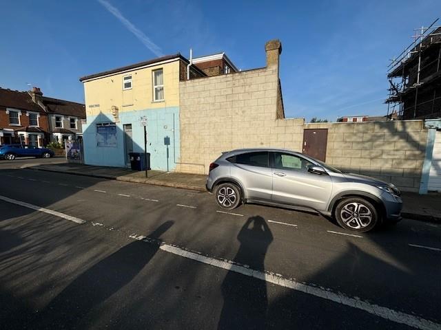 84 Westfield Rd, Londres à vendre - Photo de l’immeuble – Image 3 sur 12