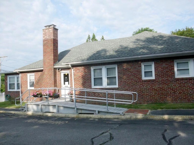83 Boston Post Rd, Waterford, CT à vendre - Photo de l’immeuble – Image 2 sur 9
