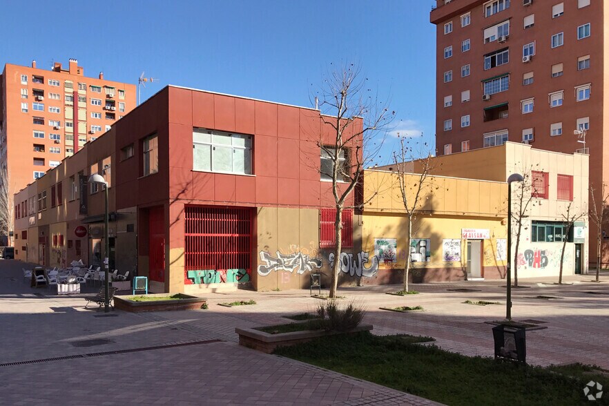 Calle de Luis de Hoyos Sáinz, 174, Madrid, Madrid à vendre - Photo de l’immeuble – Image 2 sur 2