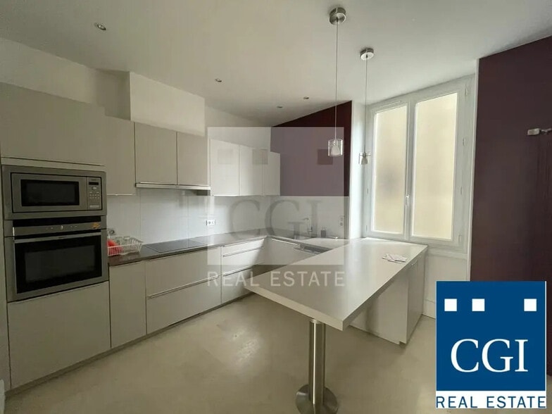 Bureau dans Grenoble à louer - Photo de l’immeuble – Image 3 sur 5