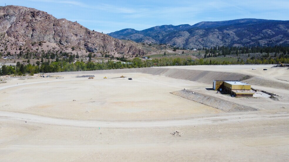 1655 Maple St, Okanagan Falls, BC à vendre - Photo de la construction – Image 3 sur 9