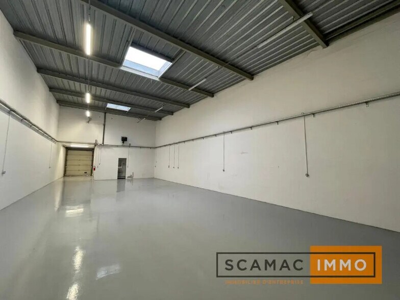 Industriel/Logistique dans Chilly-Mazarin à louer - Photo de l’immeuble – Image 3 sur 8