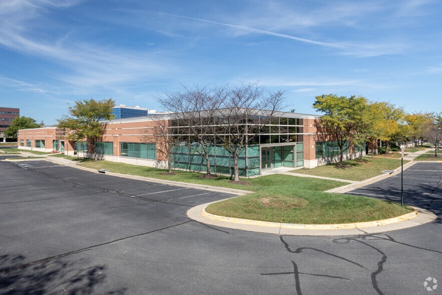 3928 Pender Dr, Fairfax, VA à louer - Photo principale – Image 1 sur 8