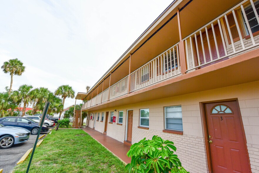 621 Peachtree St, Cocoa, FL à vendre - Photo de l’immeuble – Image 2 sur 8