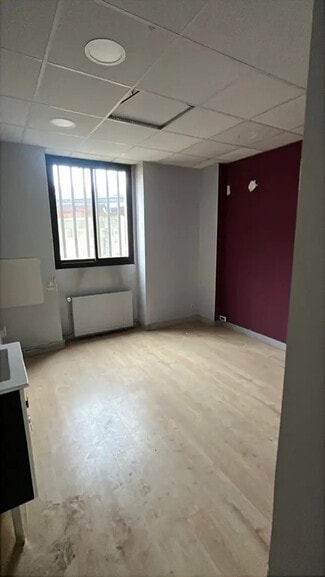 Plus de détails pour Local commercial à louer