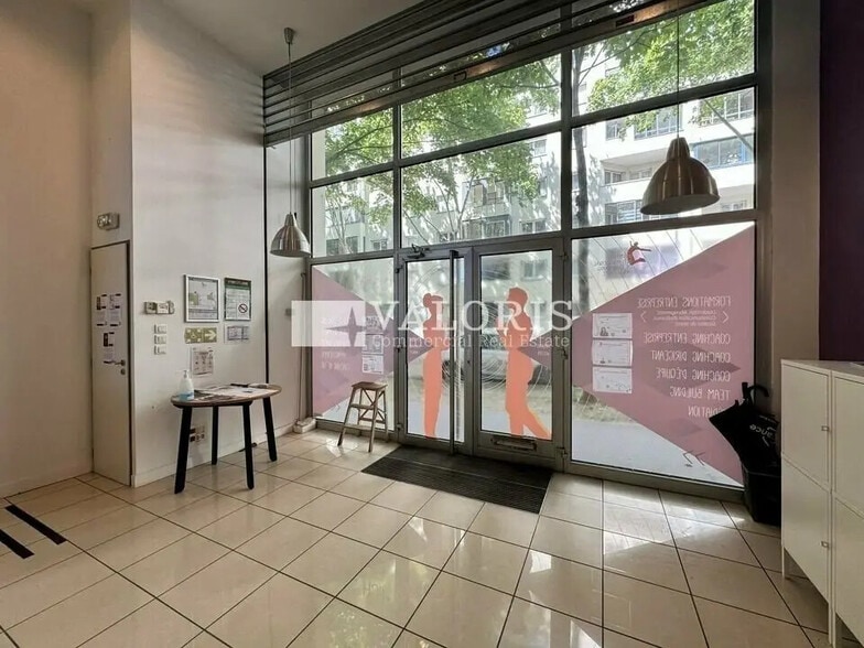 Immeuble residentiel dans Lyon à vendre - Hall d’entrée – Image 1 sur 9