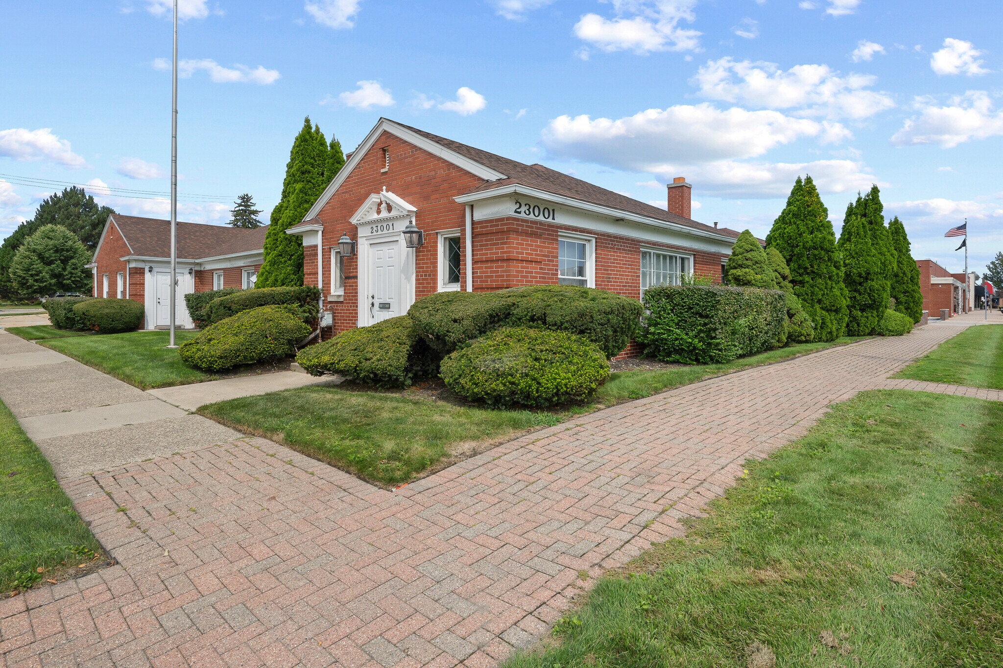 23001-23003 Greater Mack Ave, Saint Clair Shores, MI à vendre Photo principale– Image 1 sur 27