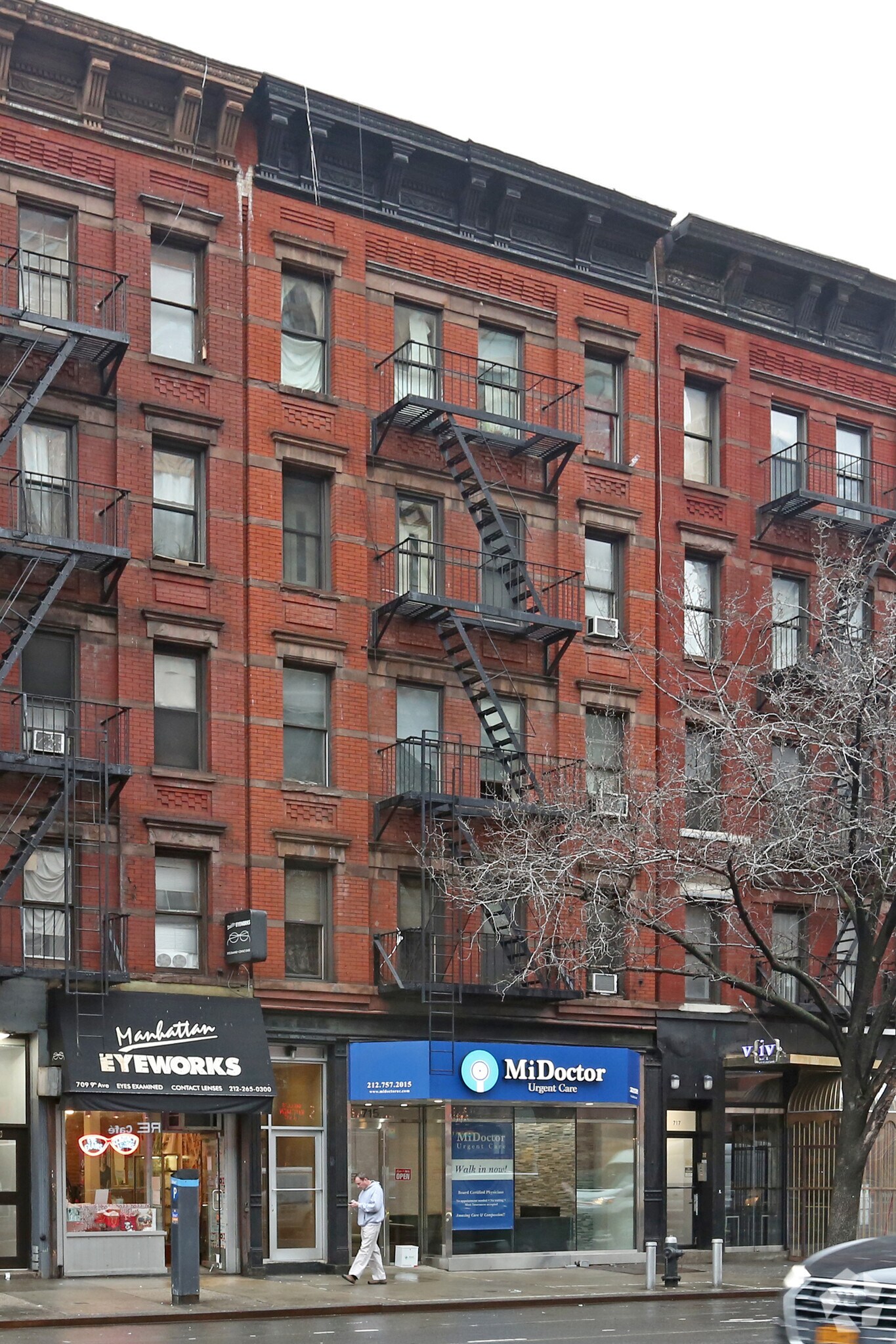715 Ninth Ave, New York, NY à louer Photo de l’immeuble– Image 1 sur 3