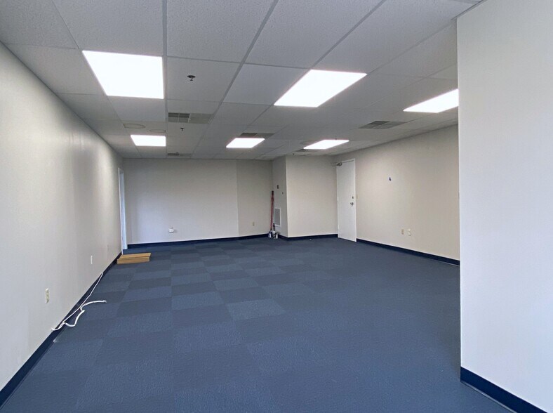 76 Winn St, Woburn, MA à louer - Photo intérieure – Image 3 sur 10