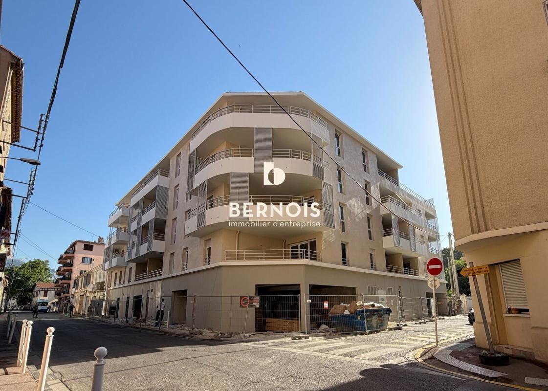 Local commercial dans Toulon à vendre Photo de l’immeuble– Image 1 sur 7