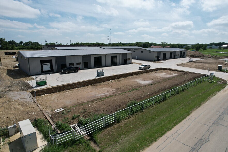 6451 Silver Saddle Rd, Fort Worth, TX à louer - Photo de l’immeuble – Image 3 sur 5