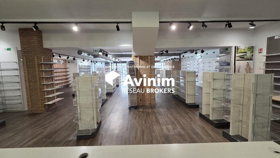 Local commercial dans Voiron à vendre - Photo intérieure – Image 1 sur 24