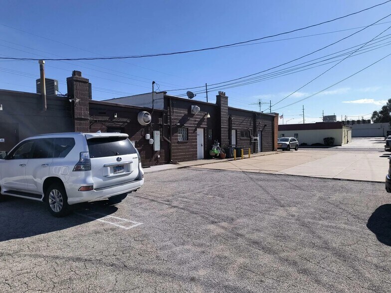 8146 Calumet Ave, Munster, IN à vendre - Photo de l’immeuble – Image 3 sur 6