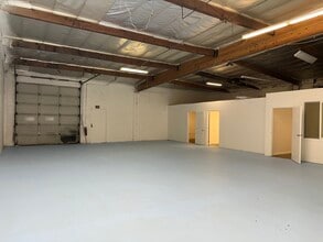 9340 Corbin Ave, Northridge, CA à louer Photo intérieure– Image 2 sur 10