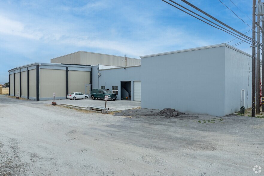 320 Hillcrest Rd, Hollister, CA à vendre - Photo de l’immeuble – Image 2 sur 27