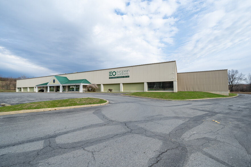 2596 Route 17m, Goshen, NY à louer - Photo de l’immeuble – Image 2 sur 6