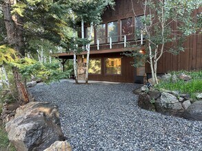 2056 Idaho Springs Road, Idaho Springs, CO à louer Photo de l’immeuble– Image 2 sur 4