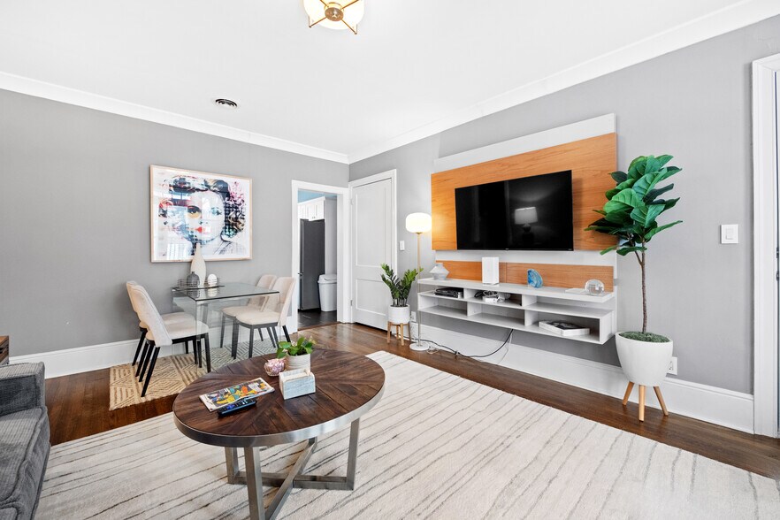 109 Brookford Rd, Syracuse, NY à vendre - Photo intérieure – Image 3 sur 23