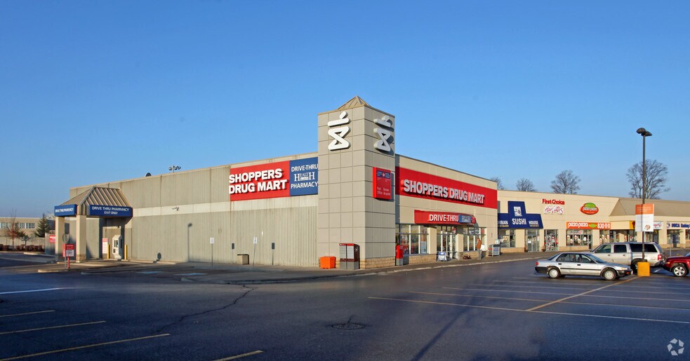 16640 Yonge St, Newmarket, ON à louer - Photo de l’immeuble – Image 2 sur 4