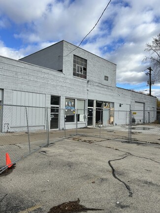 Plus de détails pour 640 N Main St, Oshkosh, WI - Local commercial à vendre