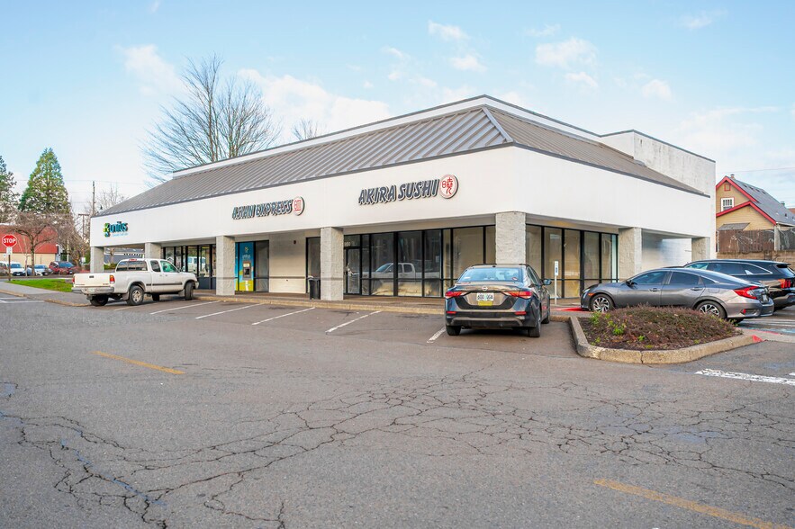 920-950 NW Eastman Pky, Gresham, OR à vendre - Photo de l’immeuble – Image 1 sur 3